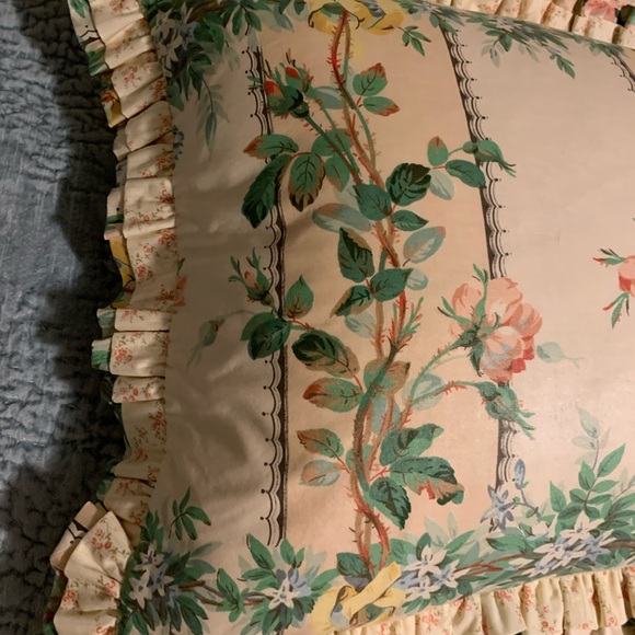 Professionally Custom made Standard Size Shams with 1930's antique Chintz - Picture 9 of 11